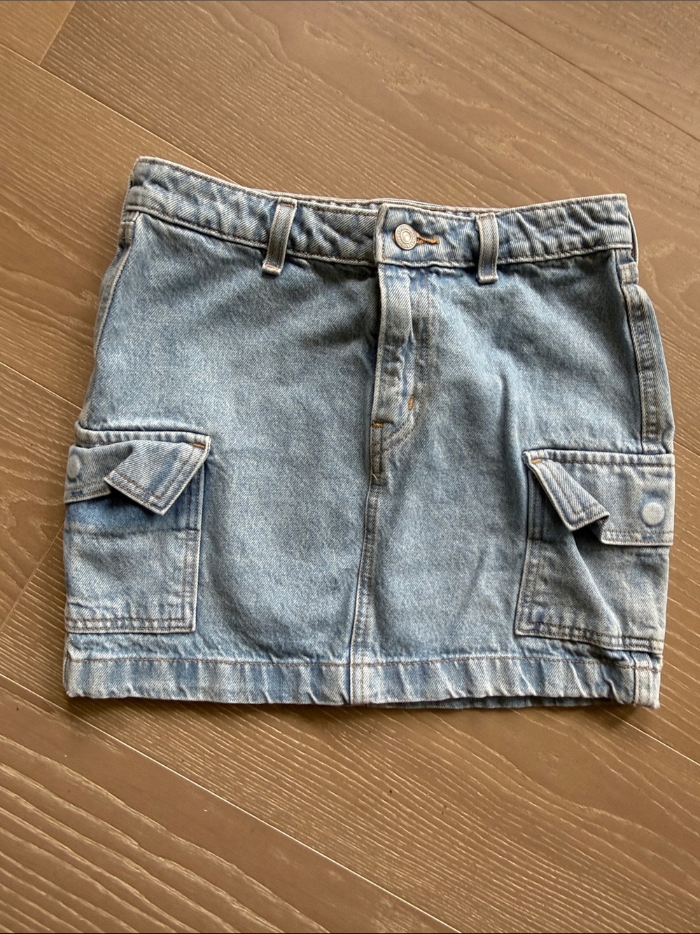 Levi’s Light Wash Denim Cargo Mini Skirt